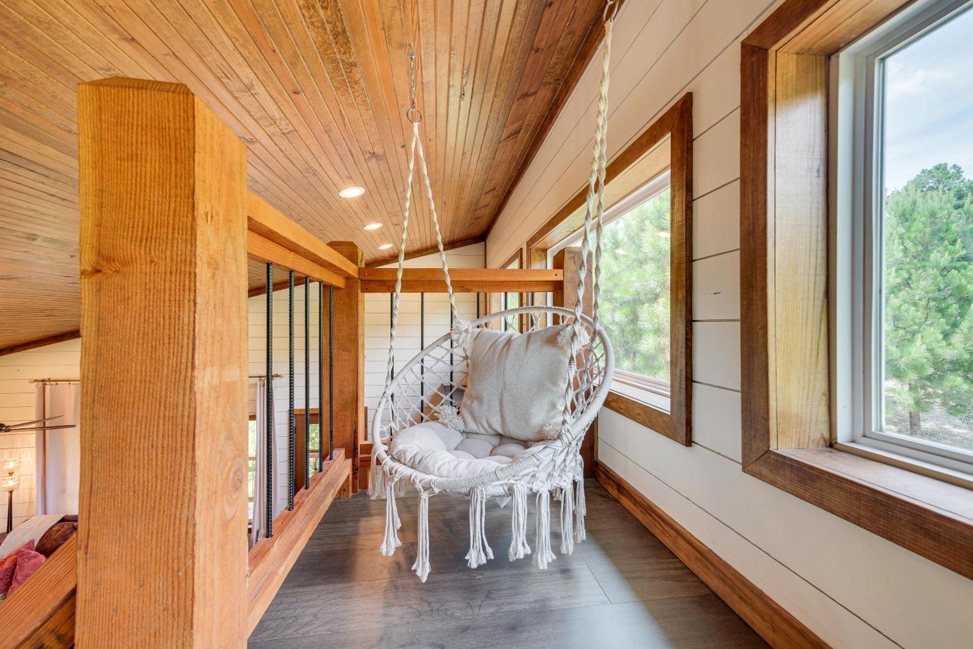 Tree-Lined Broken Bow Studio With Private Hot Tub! Exterior foto