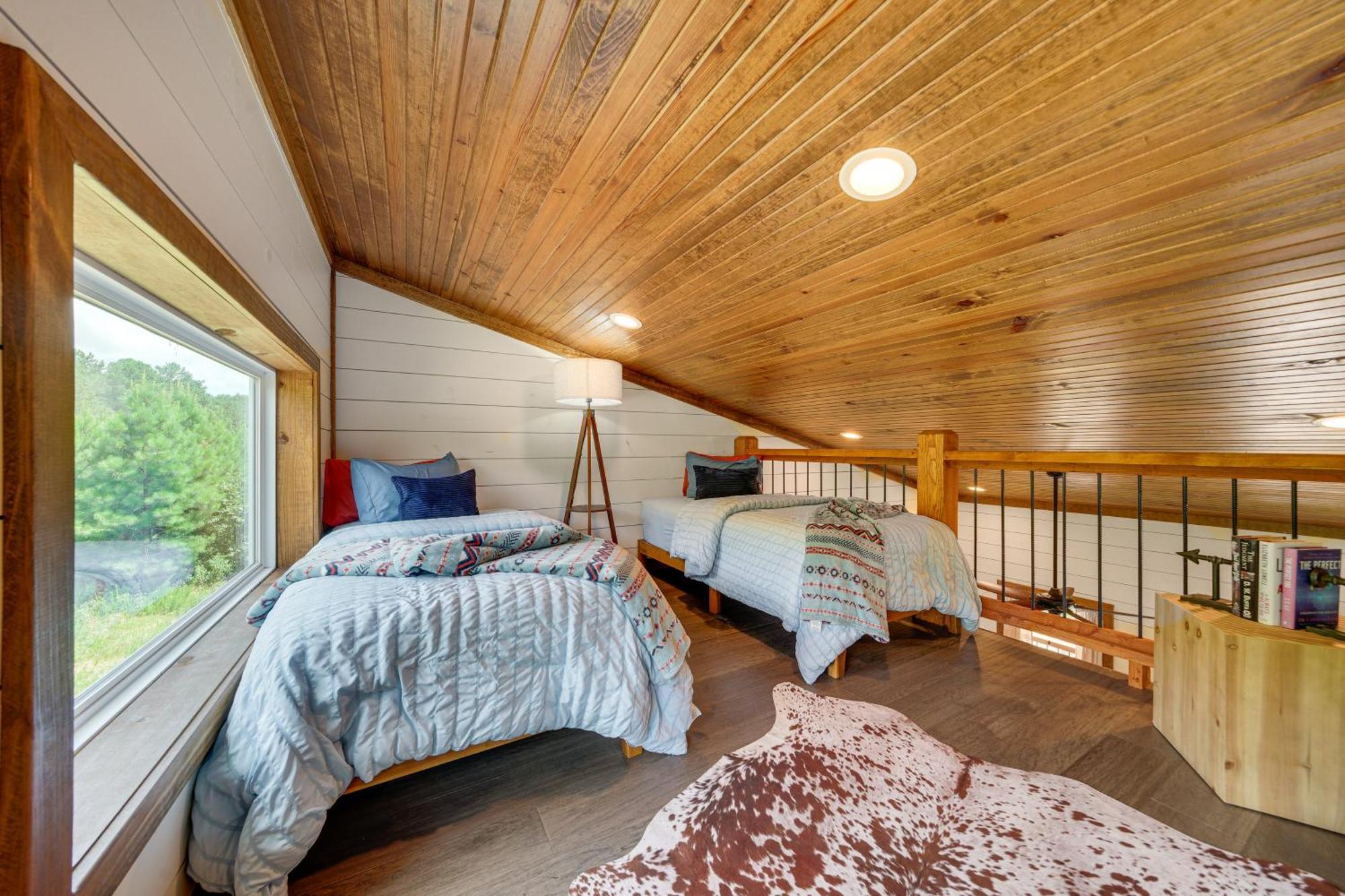 Tree-Lined Broken Bow Studio With Private Hot Tub! Exterior foto